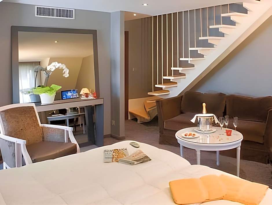 Logis Hotel Le Parc & Spa