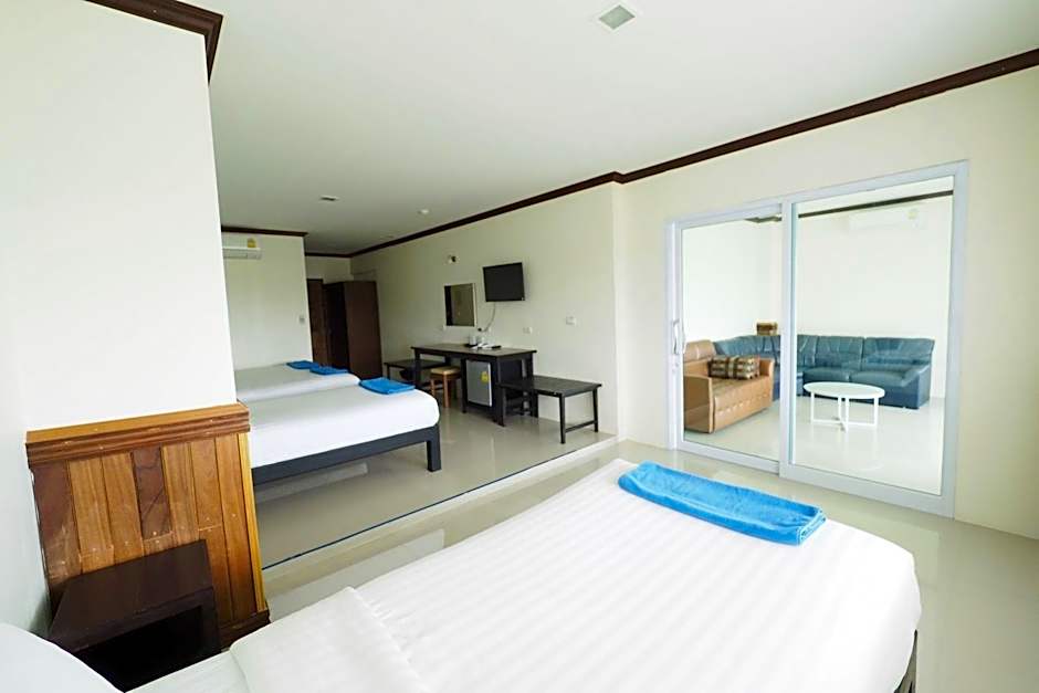 Sea Mountain Khanom Hotel