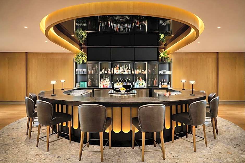 Omage Hotel, Montreal Laval, a Tribute Portfolio Hotel