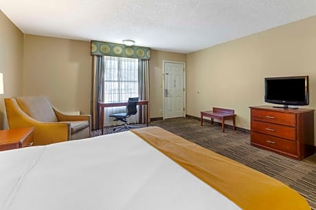 1 King Bed, Non-Smoking, High Speed Internet Access, Coffee Maker, Hairdryer, Iron And Ironing Board