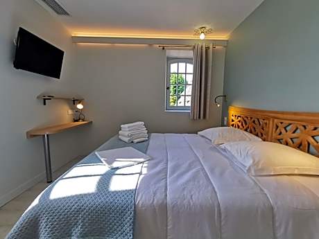 Two-Bedroom Apartment with Terrace