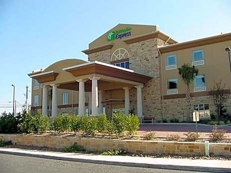 Holiday Inn Express & Suites Fredericksburg By IHG