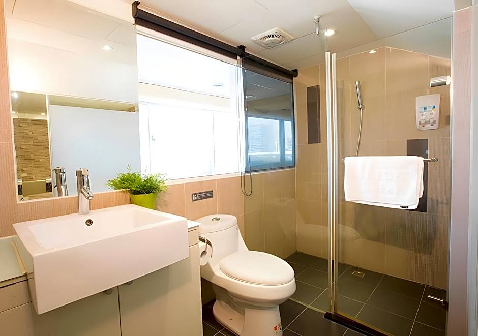 Click Hotel - Taipei Main station branch