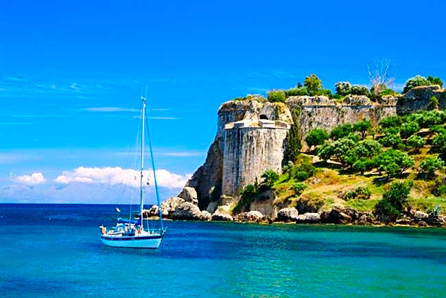 Colonides Retreat Sea & Silence