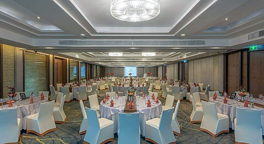 Summit Windmill Golf Residence