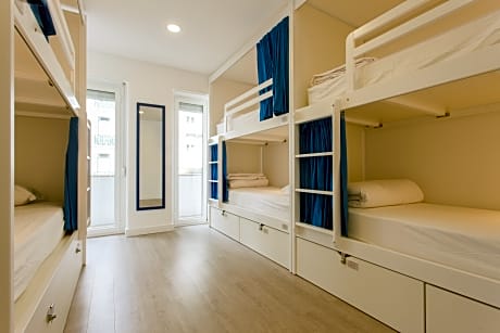 Bed In Dormitory Capacity 7