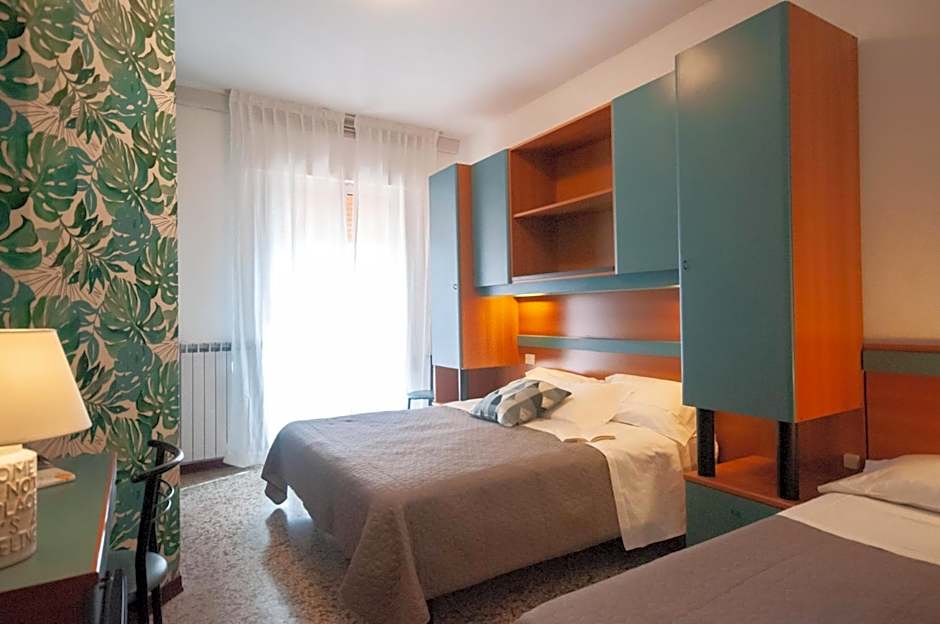 Hotel Crystal