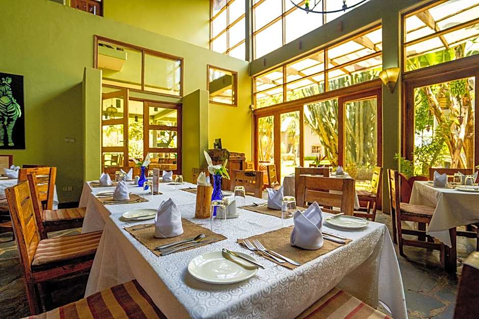 Weru Weru River Lodge