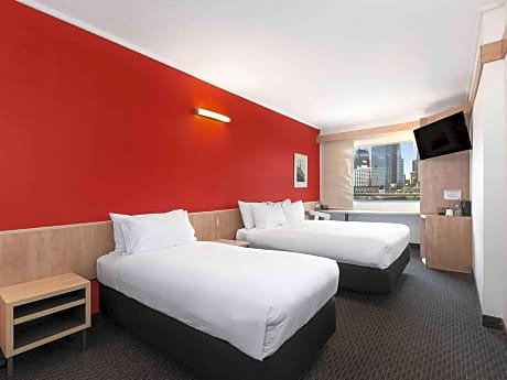 Superior Room with One Double Bed and One Single Bed