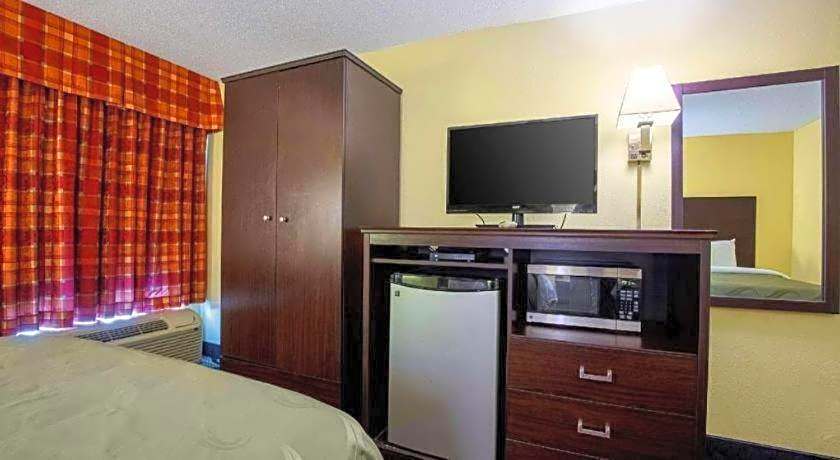 Quality Inn Holly Springs South
