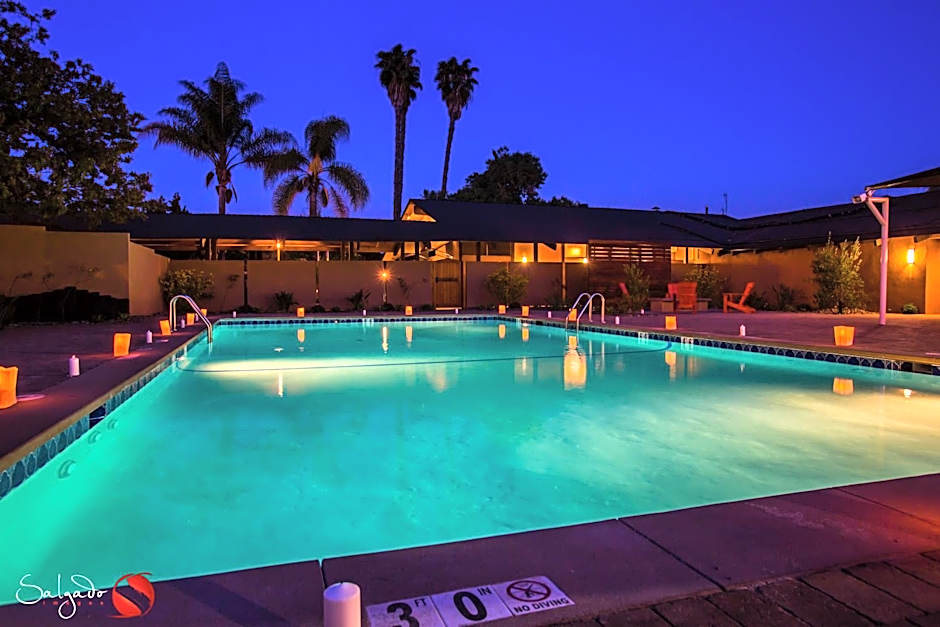 Carlton Oaks Lodge, an Ascend Collection Hotel