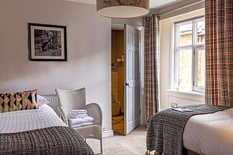 Twin Room with Private Bathroom