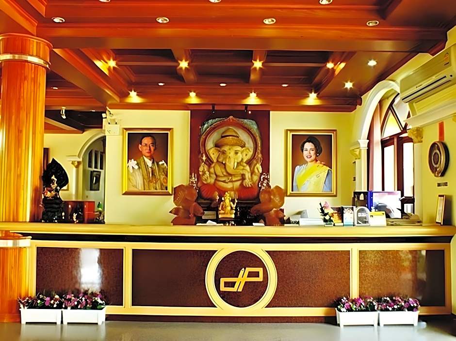 Dee Prom Hotel