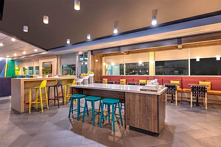 Tru by Hilton the Colony