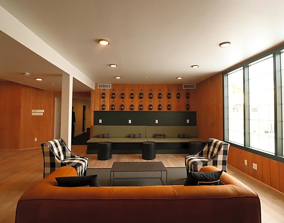 LOGE Leavenworth Downtown