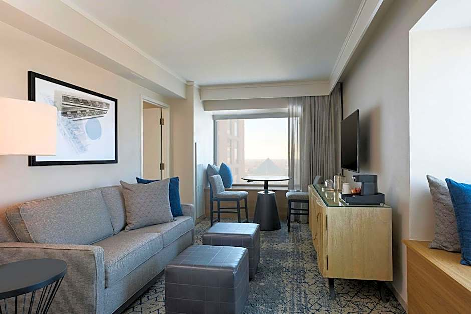 Sheraton Grand Sacramento Hotel