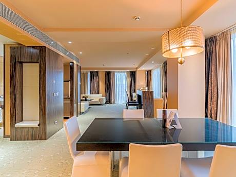 Presidential King Suite - Non-Smoking