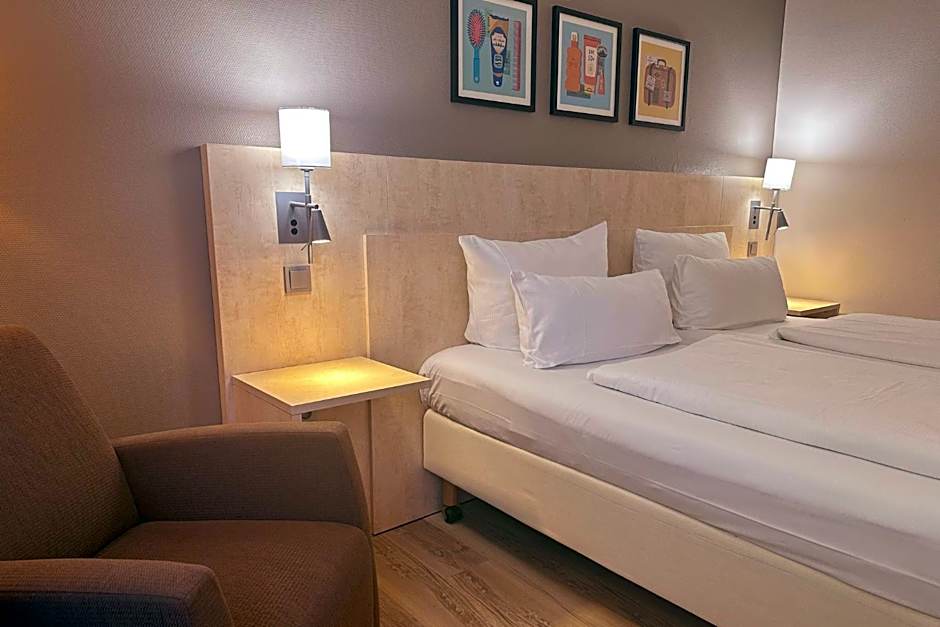 Photo 1 of 10 of Standard 2 Twin Beds