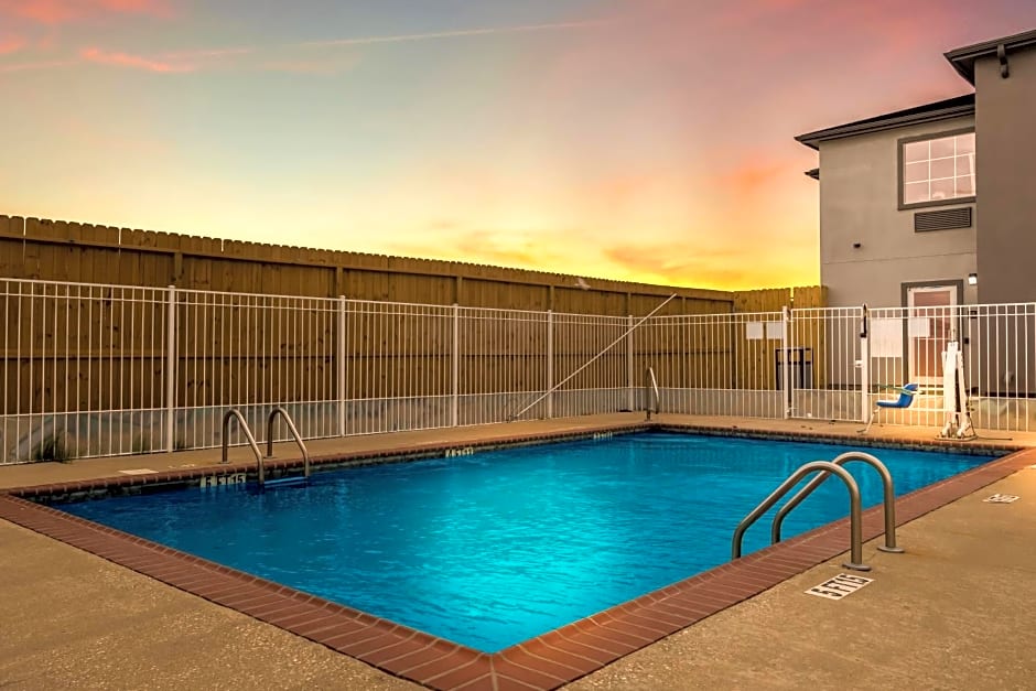 Red Roof Inn & Suites Lake Charles