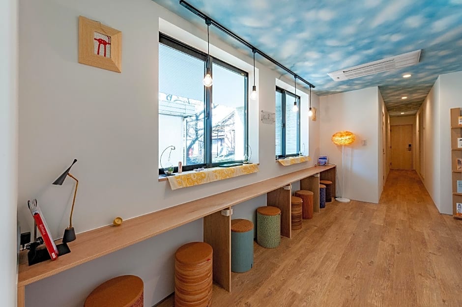 plat hostel keikyu haneda home