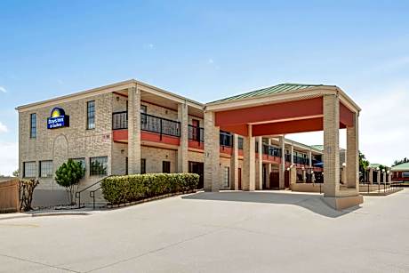 Days Inn by Wyndham San Antonio Near Fiesta Park