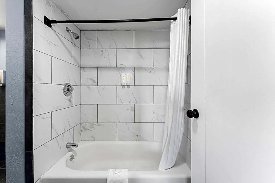 Econo Lodge Cranston - Providence