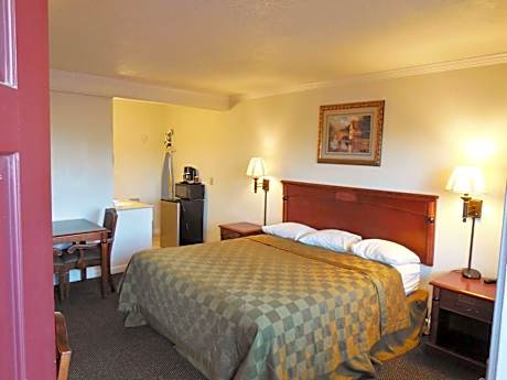 1 Queen Bed Non-Smoking