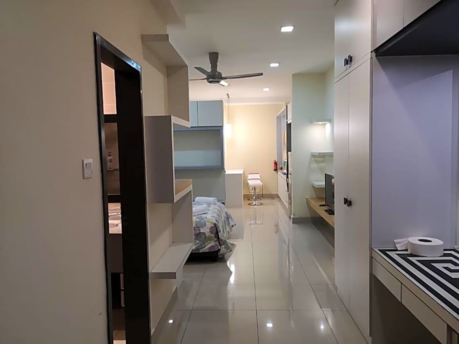 Shaftsbury Residence Cyberjaya with free parking & Netflix