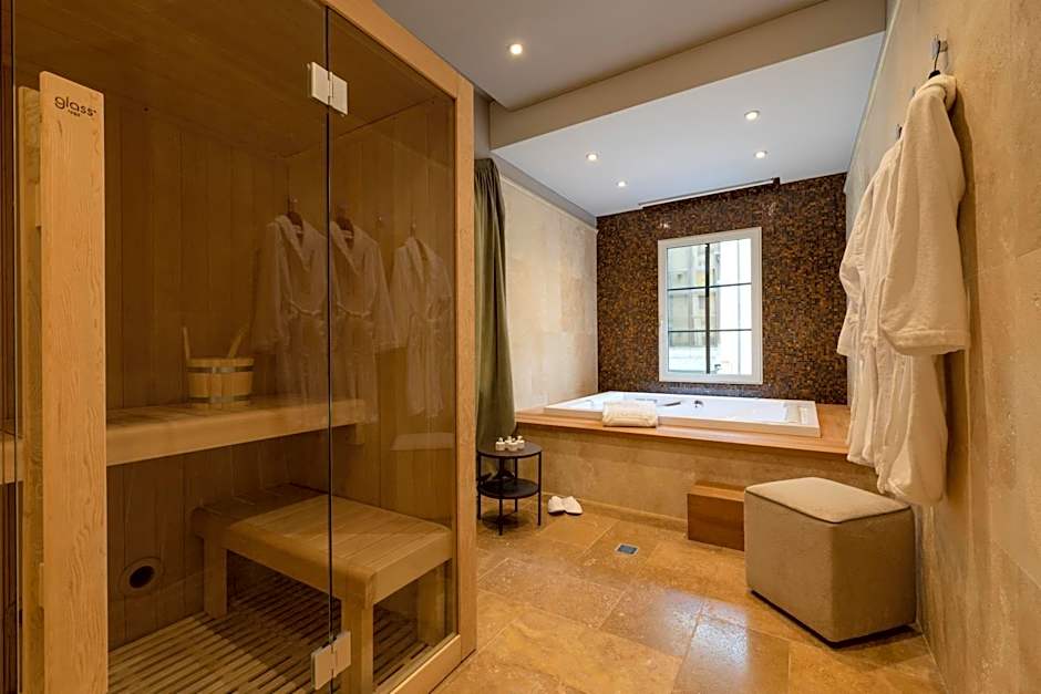 Donati Luxury Tower Suites