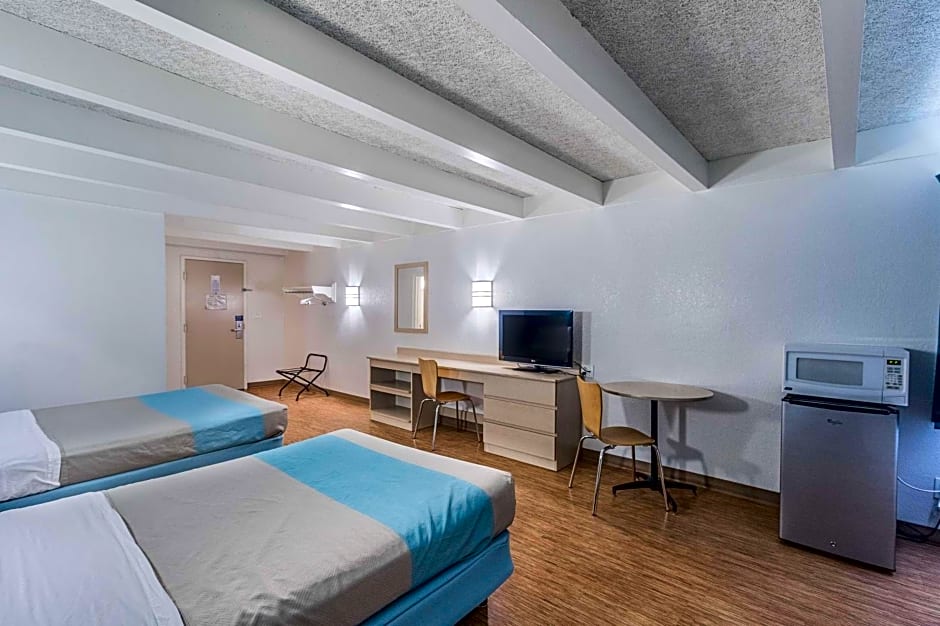 Motel 6-Kokomo, IN