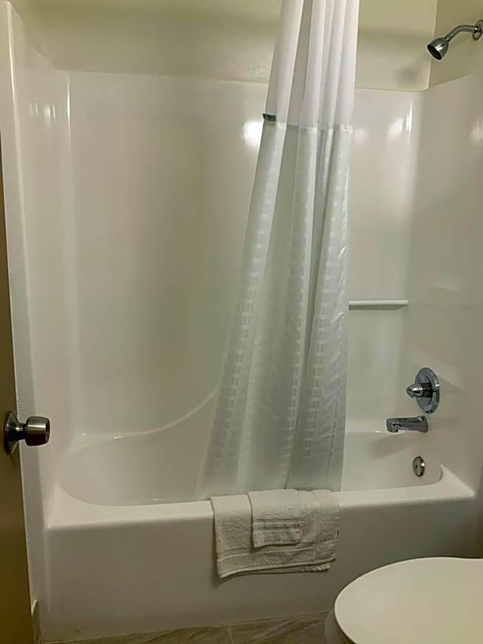 Days Inn by Wyndham Troy IL