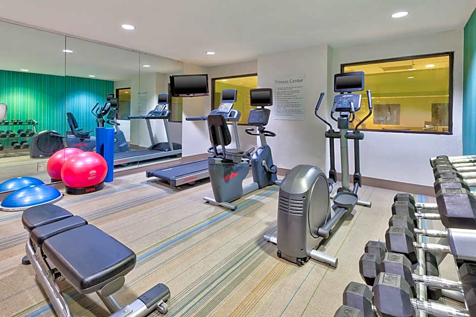 Holiday Inn Express & Suites Chesapeake By IHG