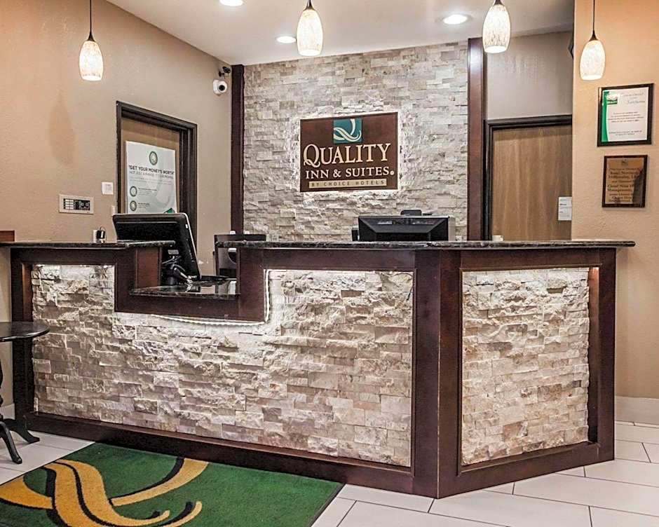 Quality Inn & Suites Des Moines Airport