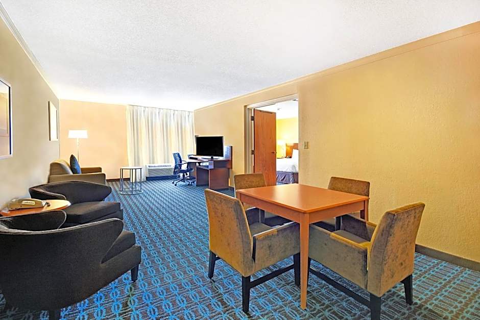 Fairfield Inn & Suites by Marriott Atlanta Vinings/Galleria