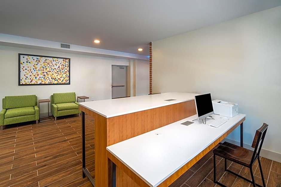 Holiday Inn Express and Suites Dahlonega - University Area By IHG