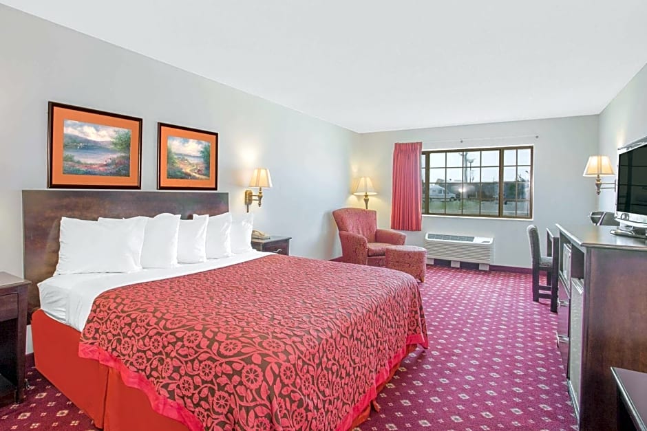 Days Inn by Wyndham Lake Village