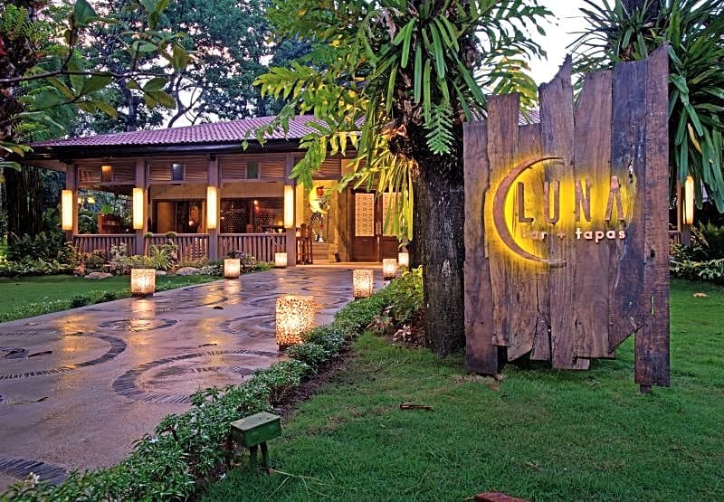 Costabella Tropical Beach Hotel