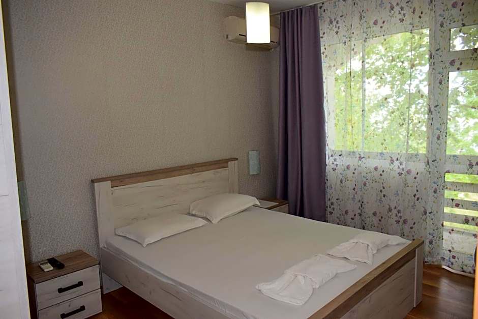 Ahilea Hotel - Free Pool Access