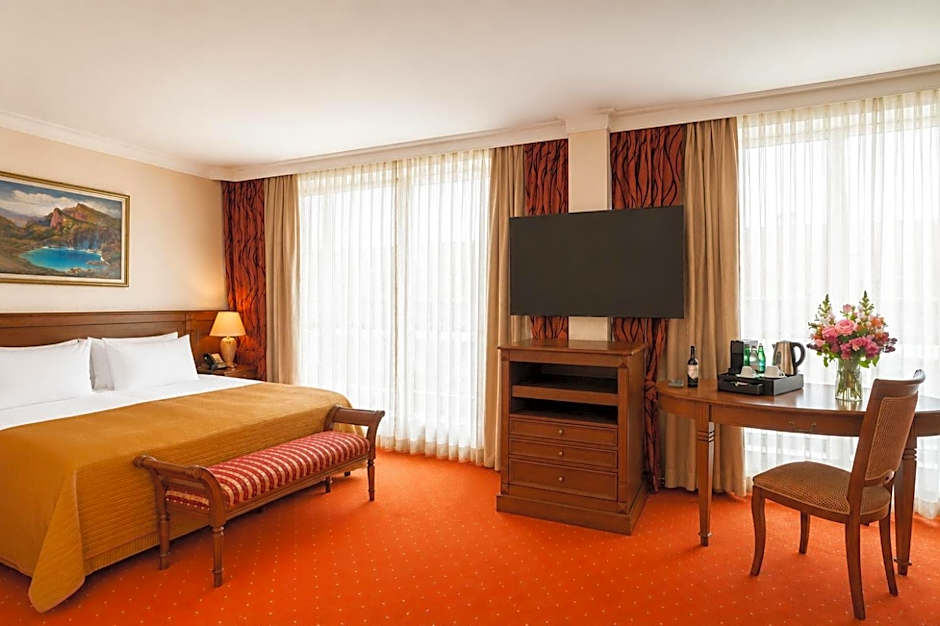 Crystal Palace Boutique Hotel