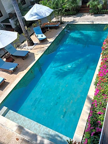 White Coconut Resort