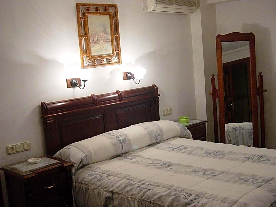 Photo 1 of 9 of Single Room