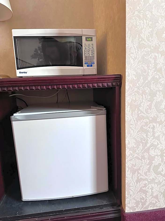 Super 8 by Wyndham Lethbridge