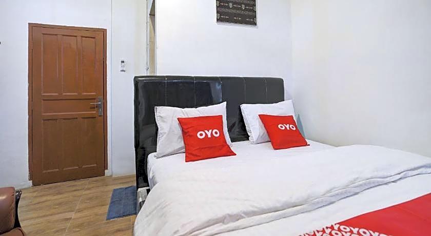 OYO 90645 Karisma Residence