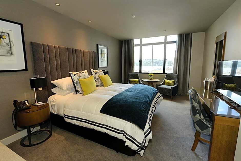 Photo 1 of 6 of Superior 1 King Bed