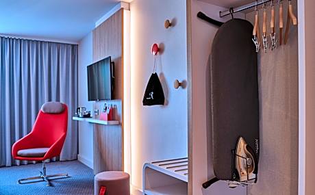 Standard Queen Room