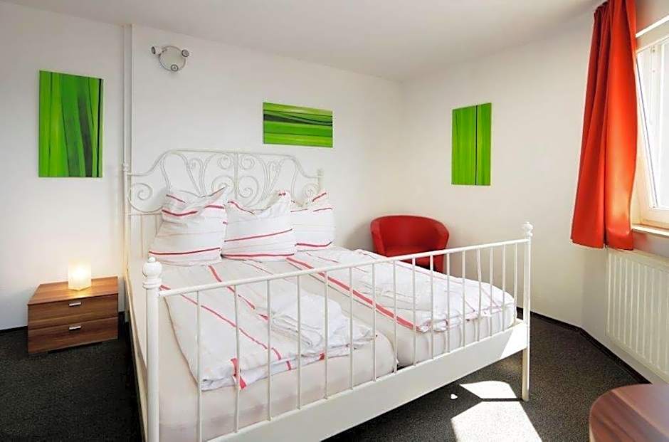 Photo 1 of 9 of Double Room