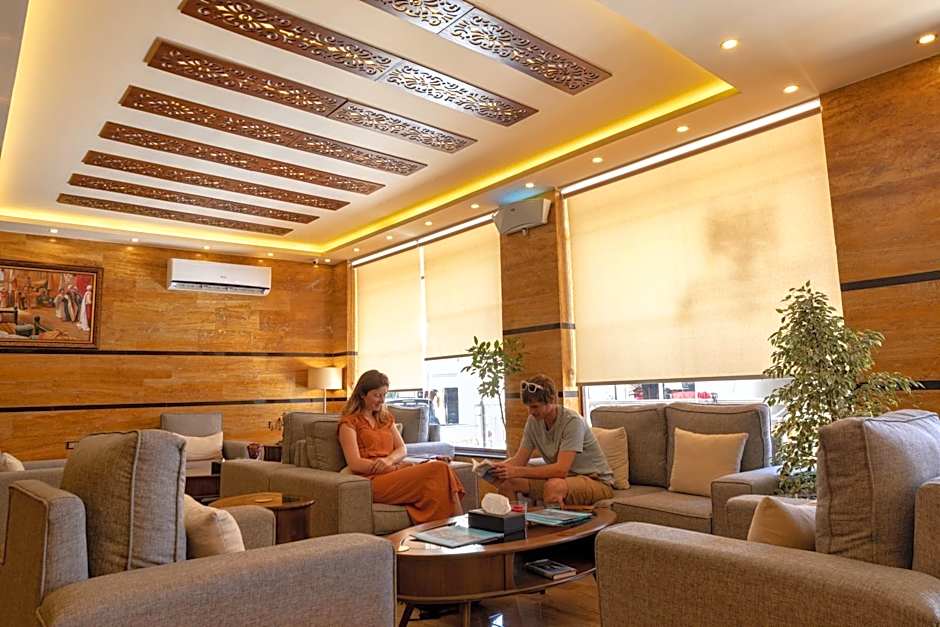 Town Season Hotel