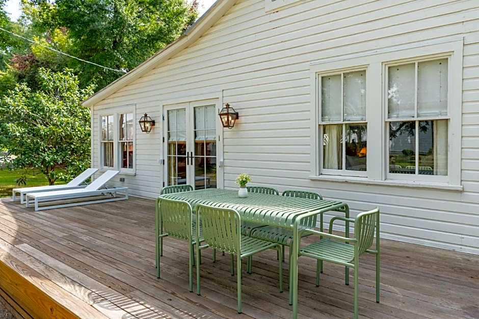 The Starlight Motor Inn