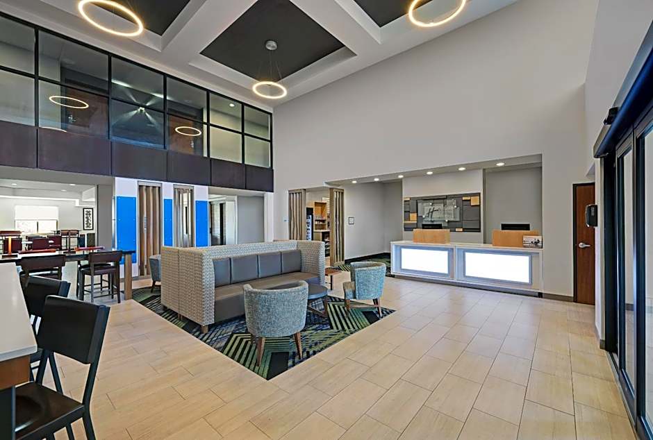 Holiday Inn Express & Suites Newport By IHG