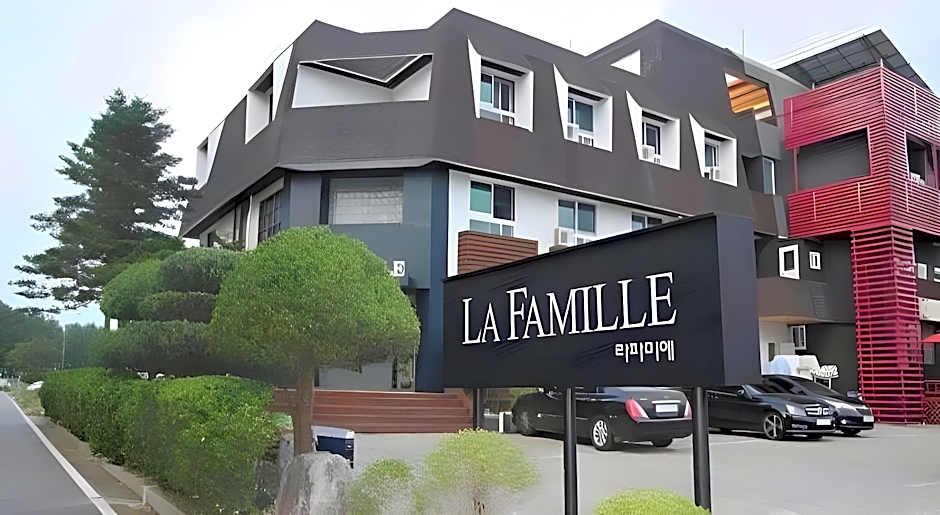 La Famille